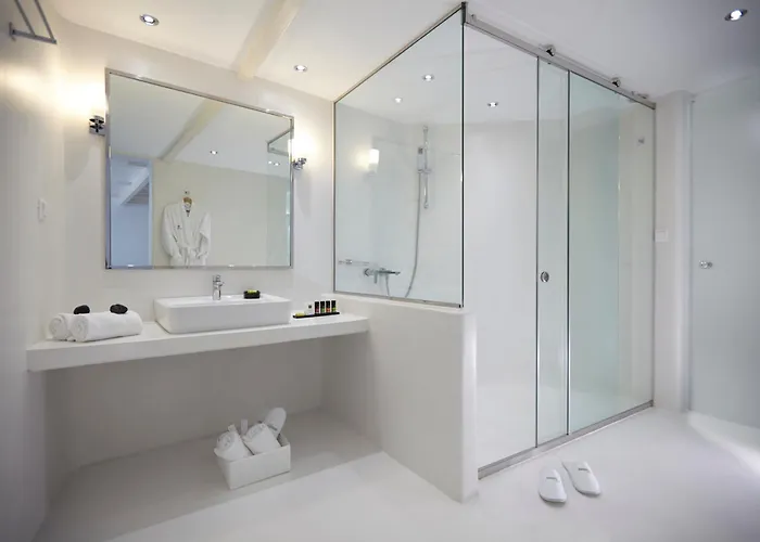 Cloud 9 招待所 易莫洛林